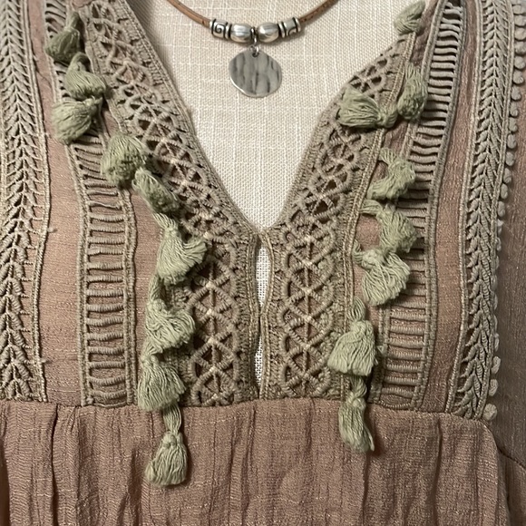 Size large, Boho dress/long top, flowy, lacy, earthy aesthetic - Picture 3 of 5